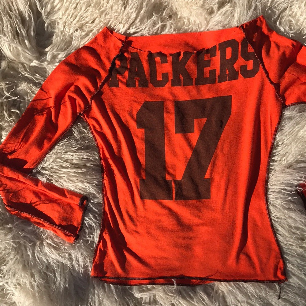 L/S off the shoulder T-shirt